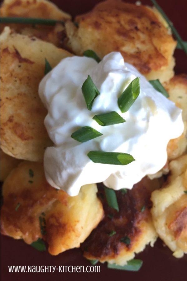 Sour Cream and Chives Smashed Tater Tots Appetizers Naughty-Kitchen.com