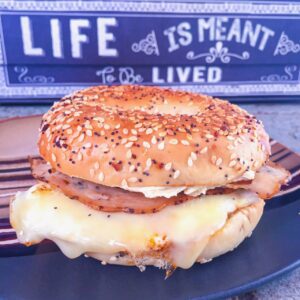 LIGHT & PEPPERY TURKEY WITH EGG BAGEL MELT