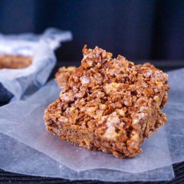 cinnamon chocolate smores krispies one slice and container