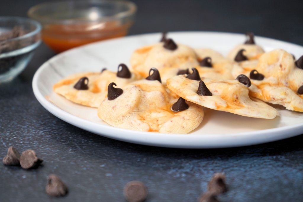 Healthy frozen banana clusters made with Greek yogurt and flaxseed